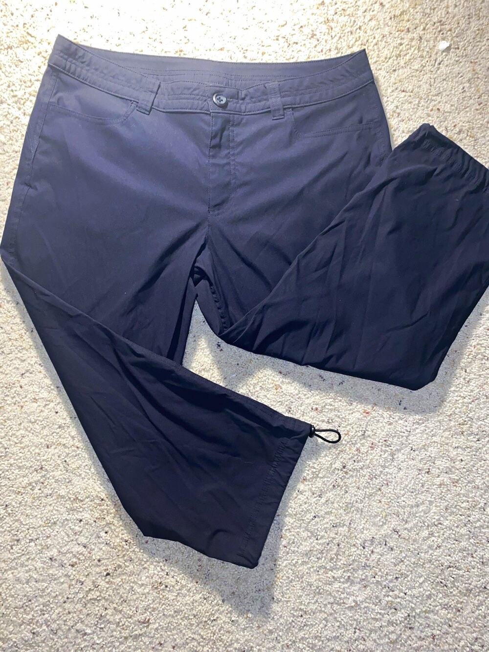 Eddie Bauer Womens 12 Black Capri Pants Nylon Stretch Work Hiking Outdoor Cargo
